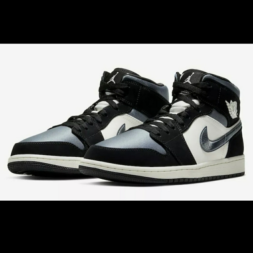 Jordan 1 Retro Mid SE Satin Grey Toe Black Smoke